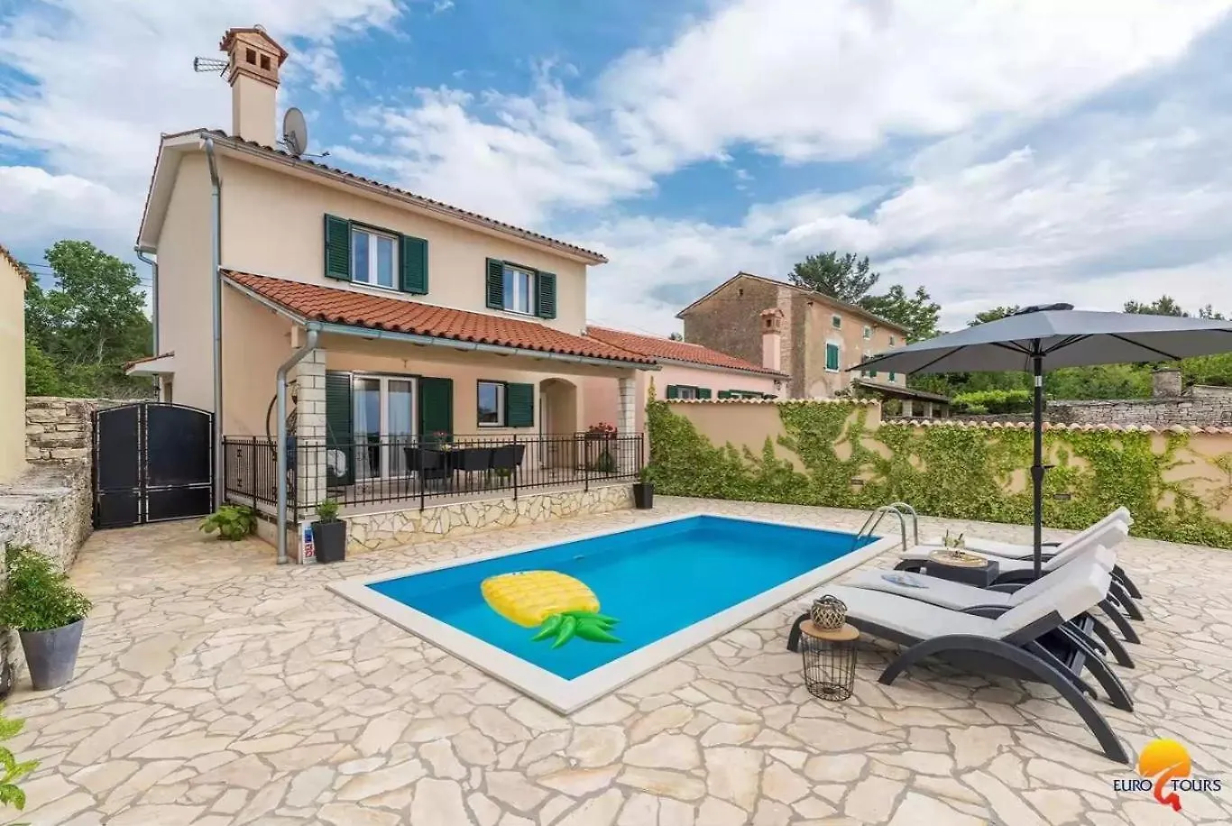 Villa Grguci 칸파나르